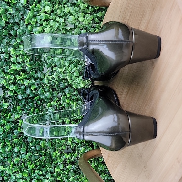 Stuart Weitzman Bowends Patent Leather RoundToe Wedge Heel Shoe Olive Green 8SS - Picture 8 of 14